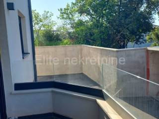 Flat in a building, Rent, Rijeka, Zapad