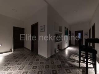 Flat in a building, Sale, Pula, Pula