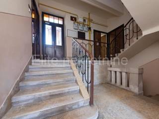 Flat in a building, Sale, Pula, Pula