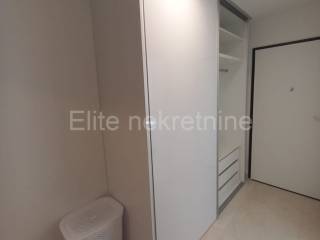 Flat in a building, Rent, Rijeka, Zapad