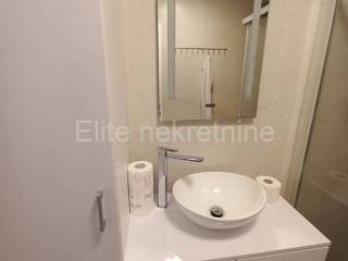 Flat in a building, Rent, Rijeka, Zapad