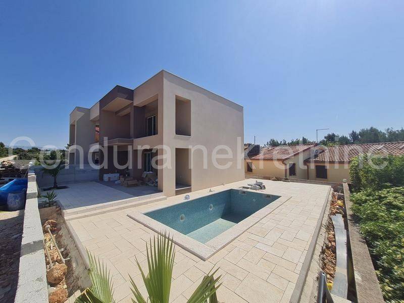 Apartment with a garden, Sale, Vir, Vir