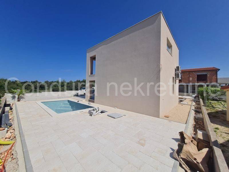 Apartment with a garden, Sale, Vir, Vir