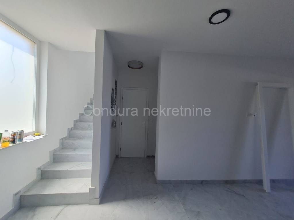 Apartment with a garden, Sale, Vir, Vir