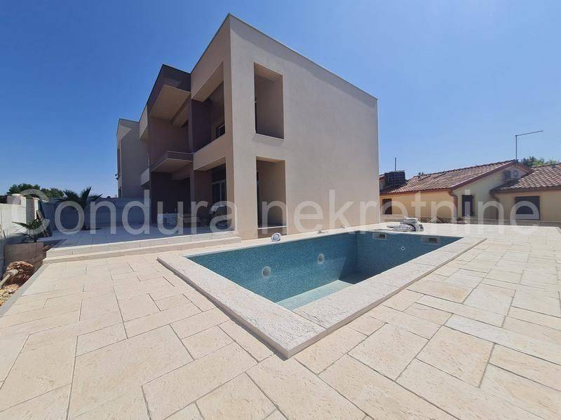 Apartment with a garden, Sale, Vir, Vir