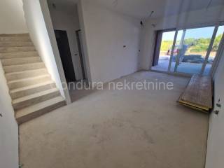 Apartment with a garden, Sale, Vir, Vir