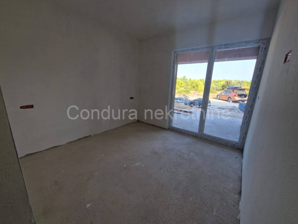 Apartment with a garden, Sale, Vir, Vir