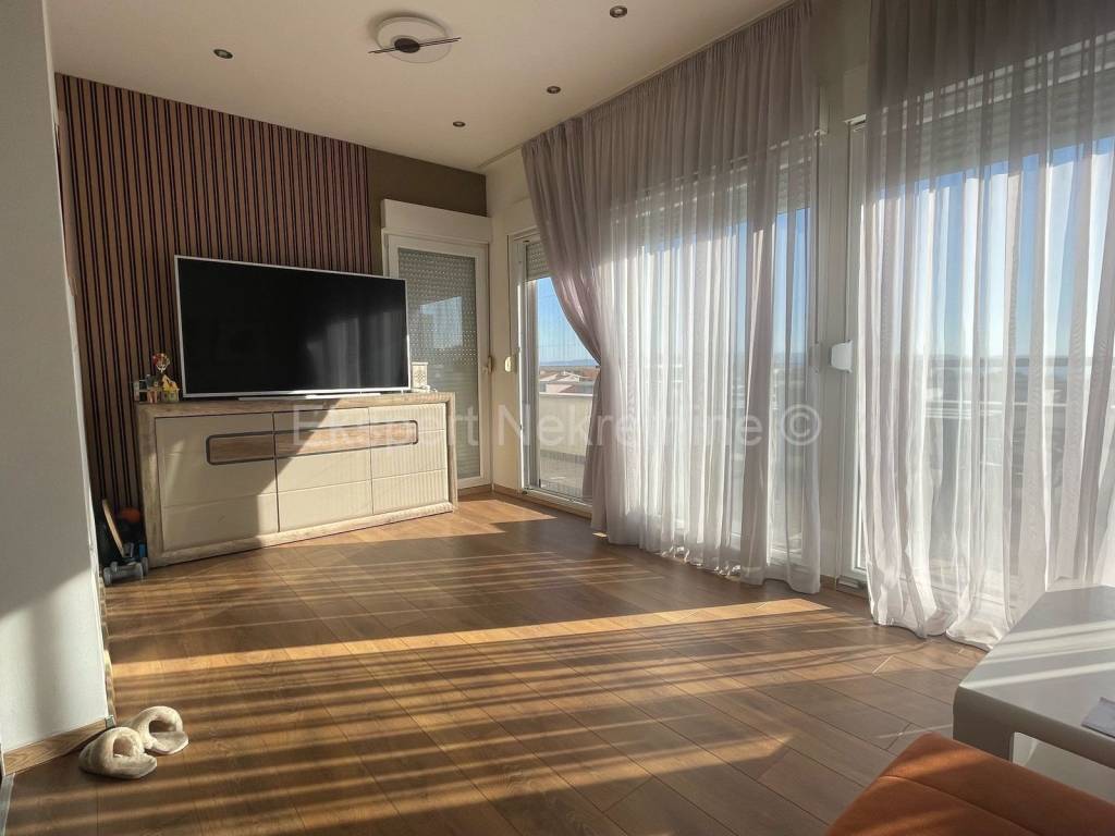 Flat in a building, Sale, Split, Split