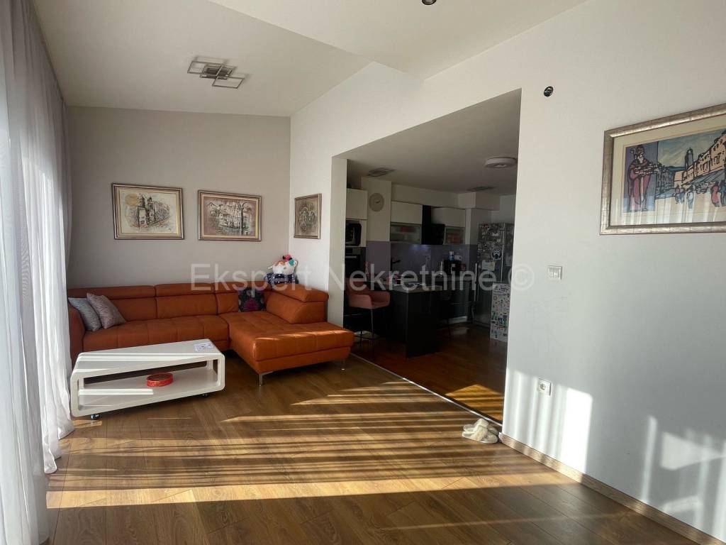 Flat in a building, Sale, Split, Split