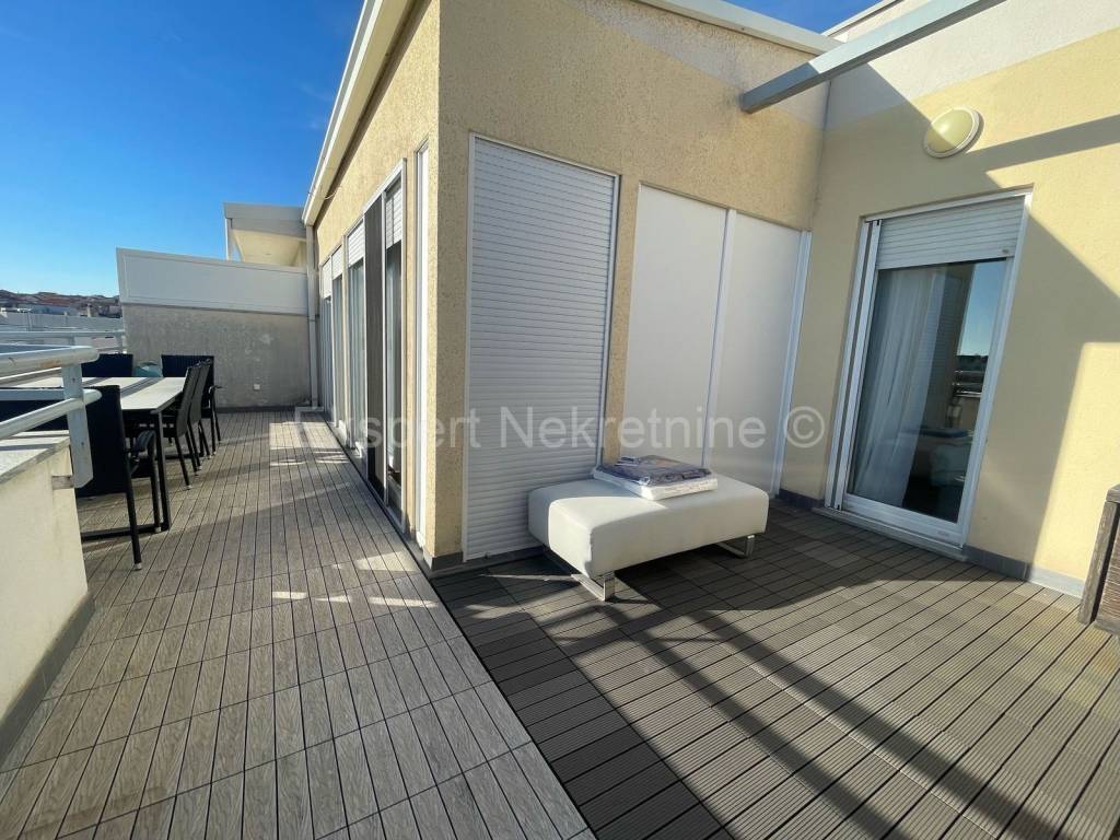 Flat in a building, Sale, Split, Split