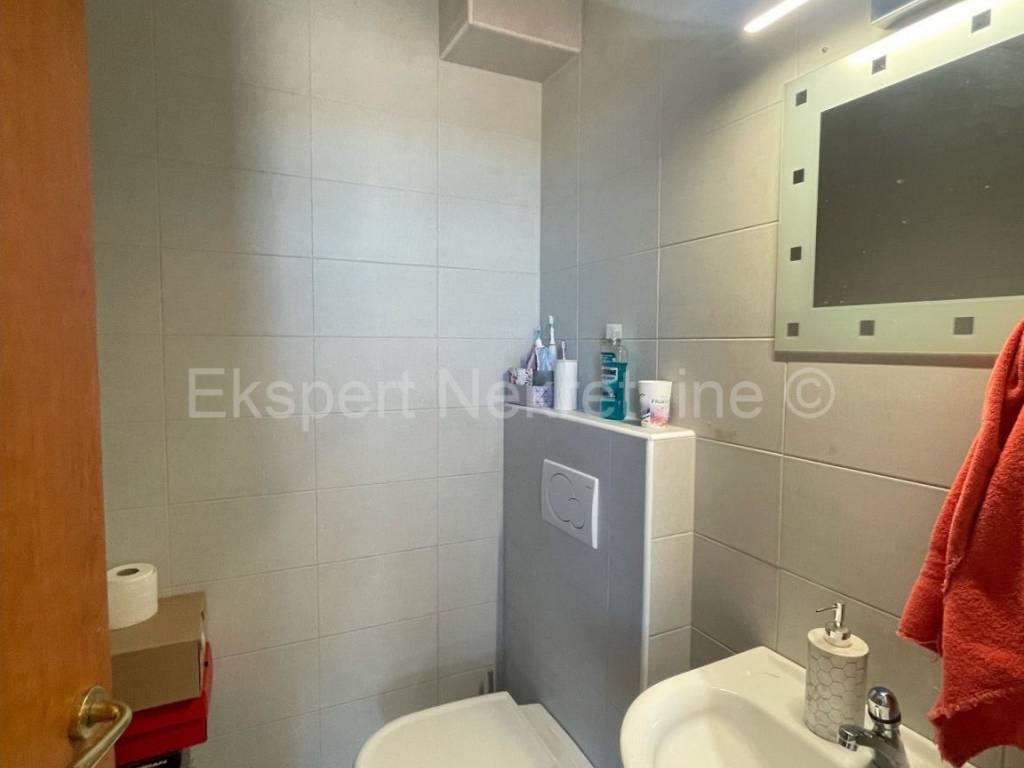 Flat in a building, Sale, Split, Split