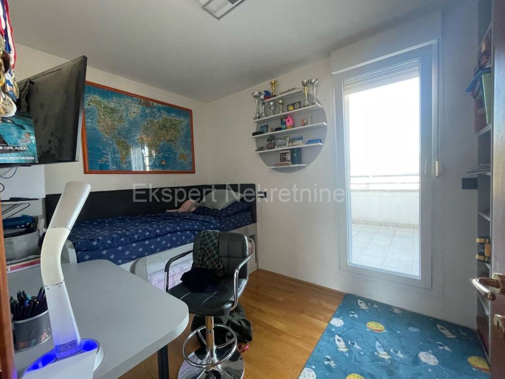 Flat in a building, Sale, Split, Split