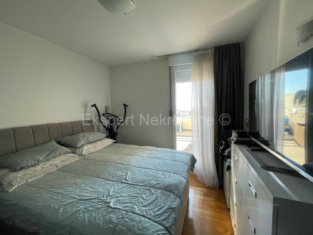 Flat in a building, Sale, Split, Split