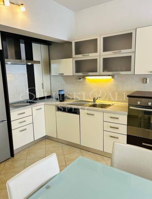 Flat in a house, Rent, Split, Split