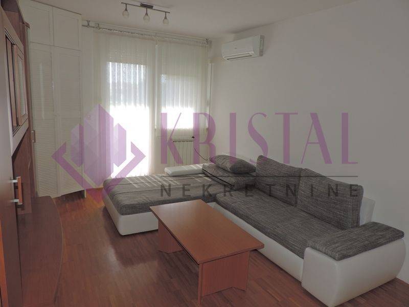 Flat in building, Rent, Zagreb, Donja Dubrava