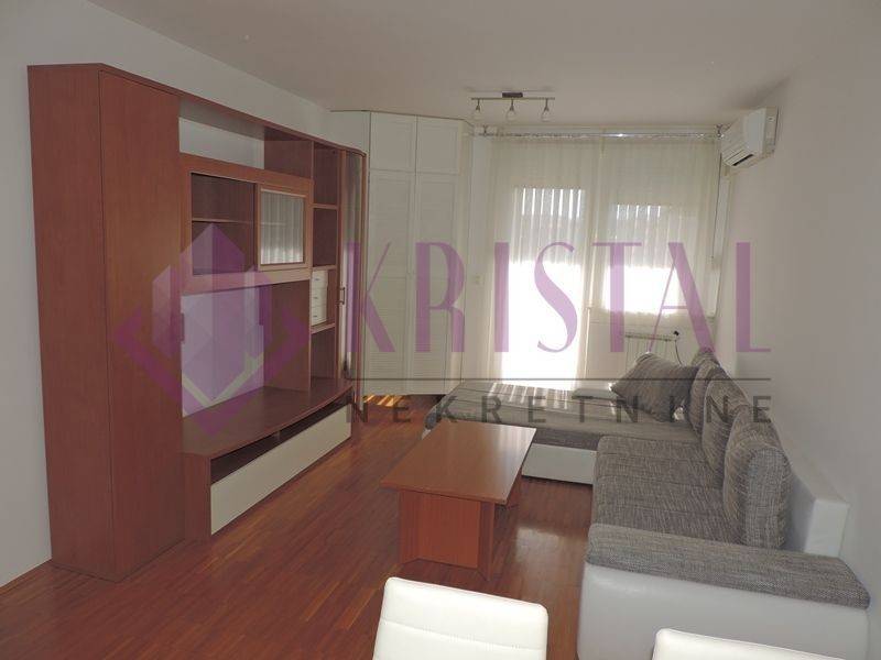 Flat in building, Rent, Zagreb, Donja Dubrava