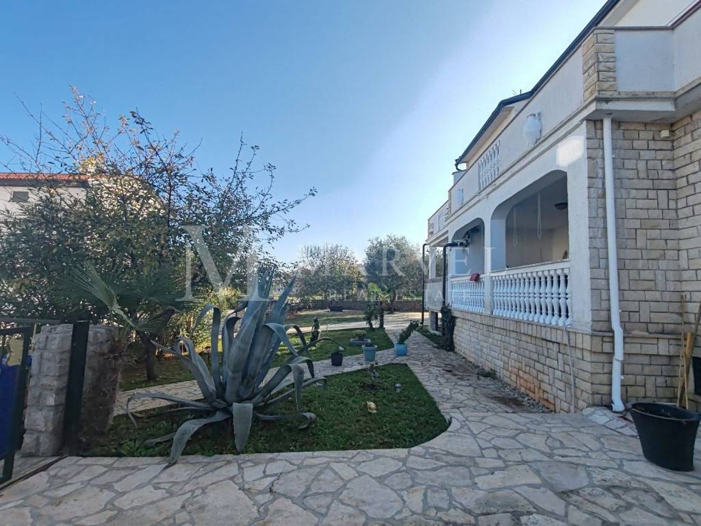 Apartment with a garden, Sale, Malinska-dubašnica, Malinska