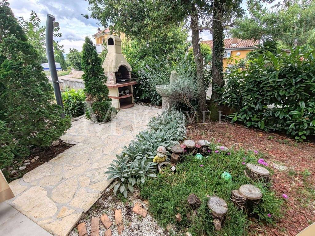 Apartment with a garden, Sale, Malinska-dubašnica, Malinska