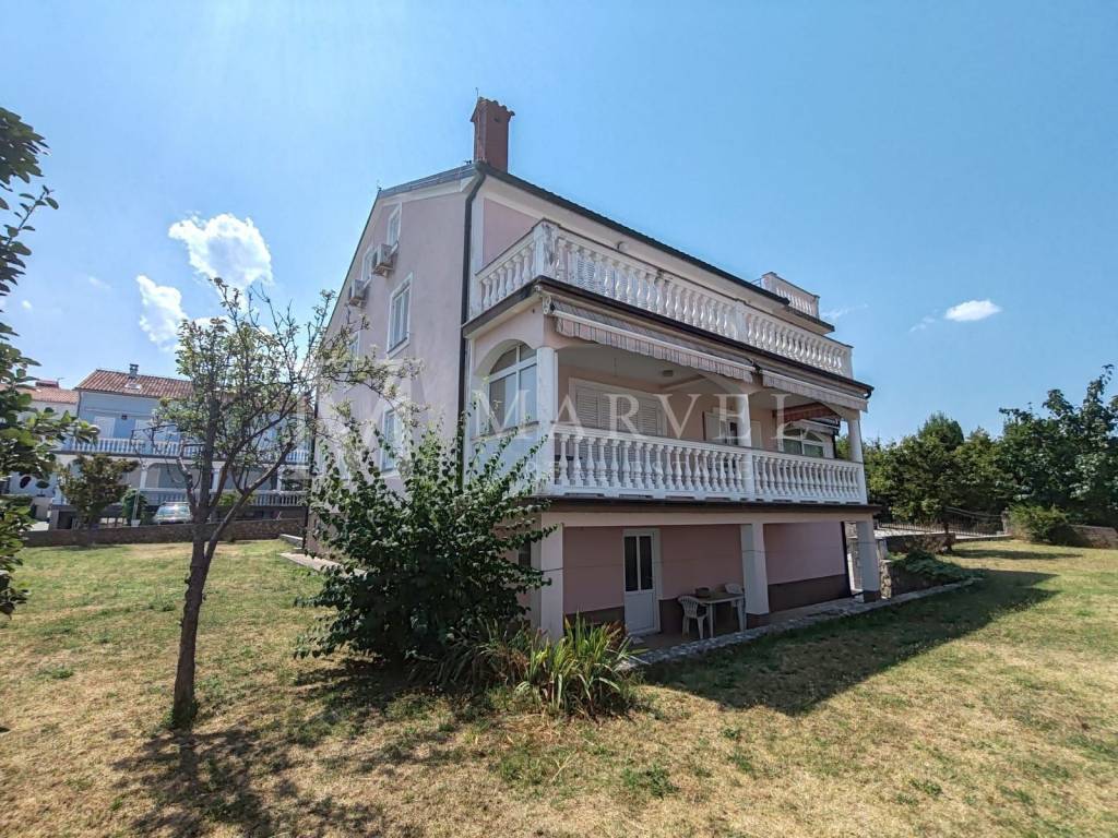 Apartment with a garden, Sale, Malinska-dubašnica, Malinska