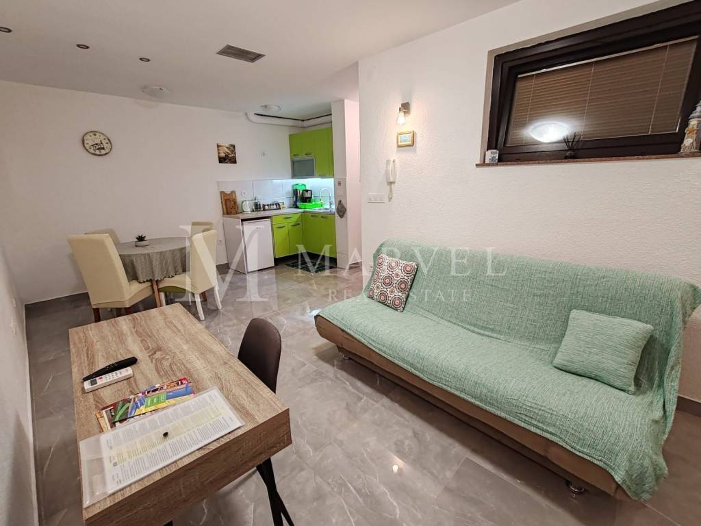 Apartment with a garden, Sale, Malinska-dubašnica, Malinska