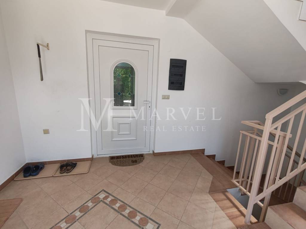 Apartment with a garden, Sale, Malinska-dubašnica, Malinska