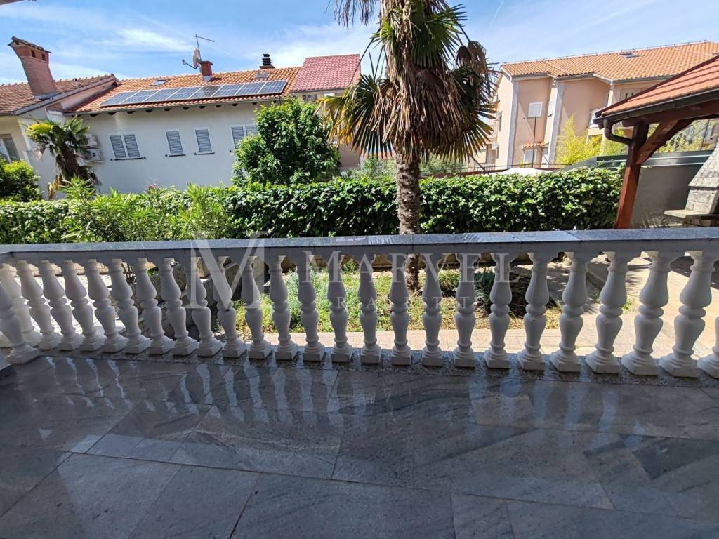 Apartment with a garden, Sale, Malinska-dubašnica, Malinska