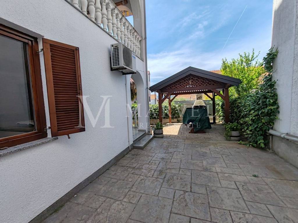 Apartment with a garden, Sale, Malinska-dubašnica, Malinska