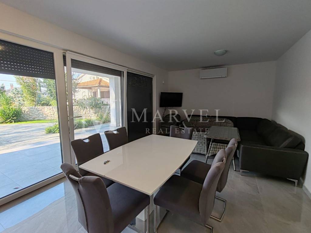 Apartment with a garden, Sale, Malinska-dubašnica, Malinska