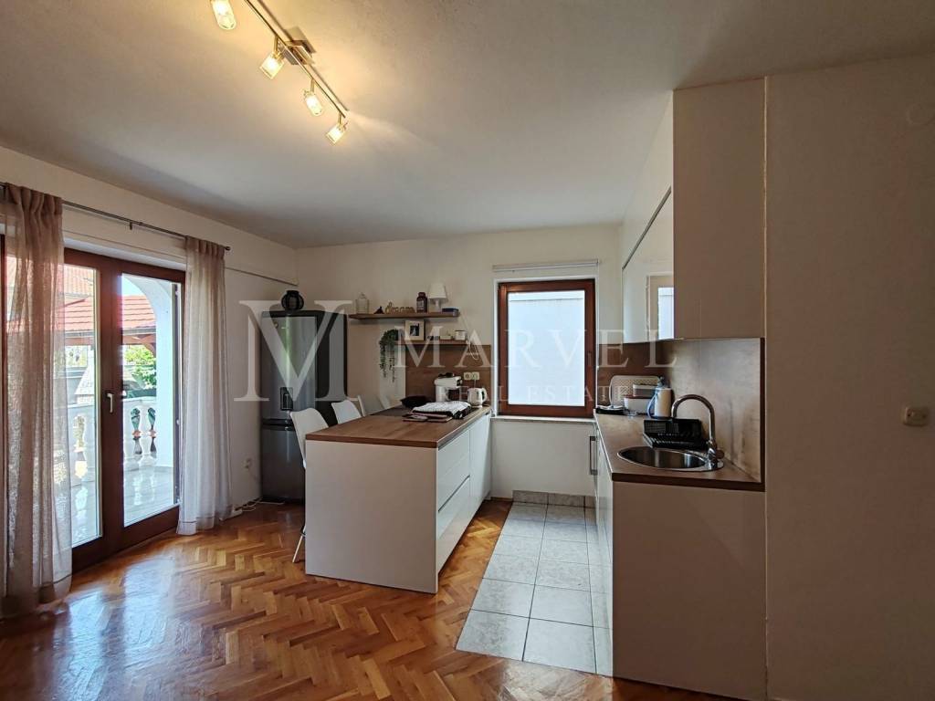 Apartment with a garden, Sale, Malinska-dubašnica, Malinska