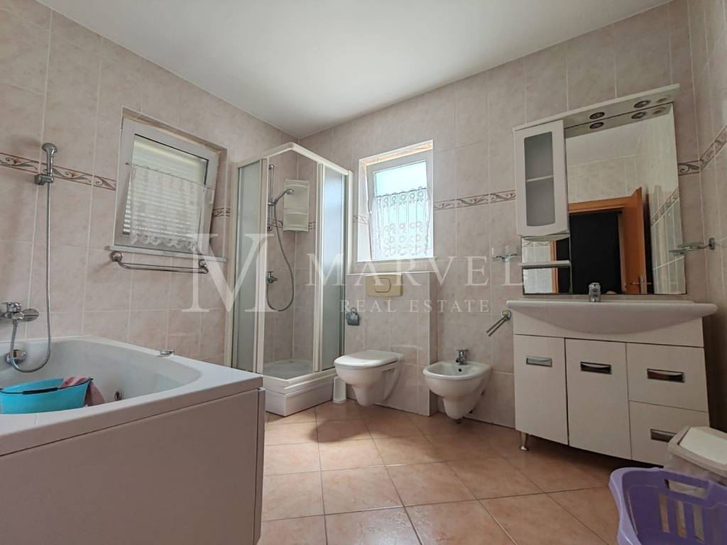Apartment with a garden, Sale, Malinska-dubašnica, Malinska