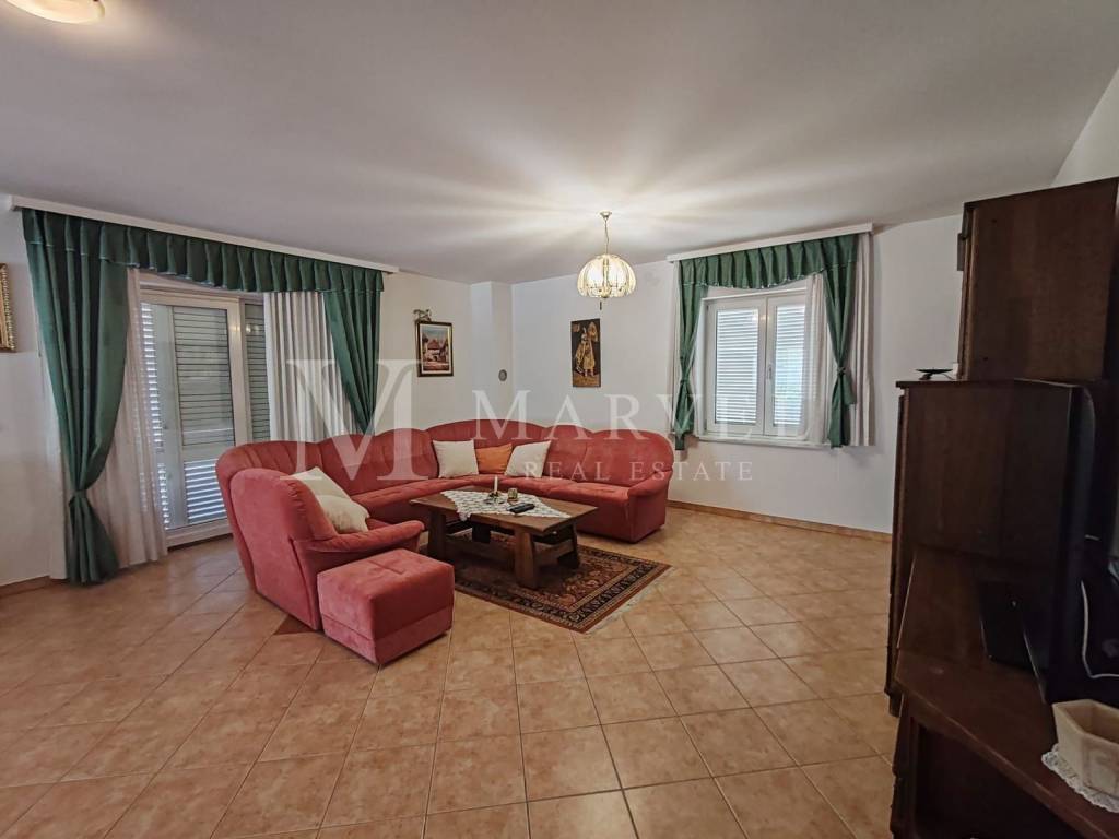 Apartment with a garden, Sale, Malinska-dubašnica, Malinska