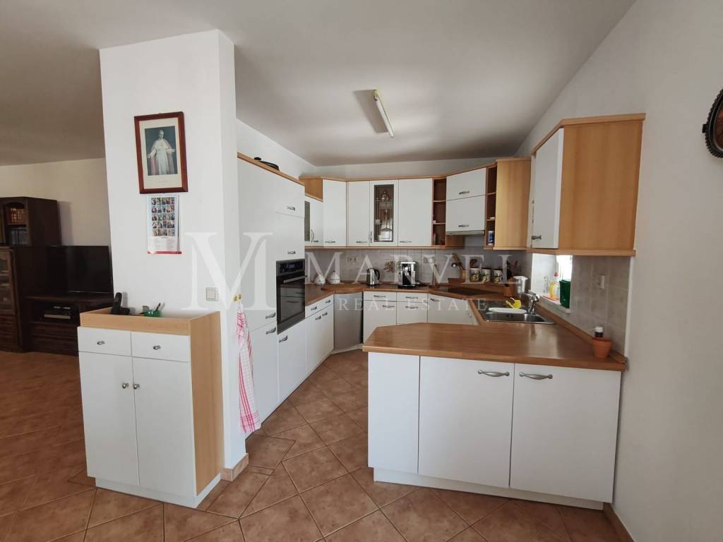 Apartment with a garden, Sale, Malinska-dubašnica, Malinska