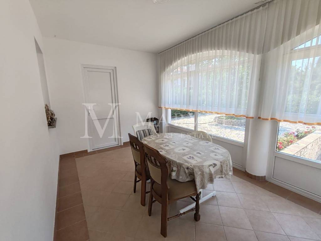 Apartment with a garden, Sale, Malinska-dubašnica, Malinska