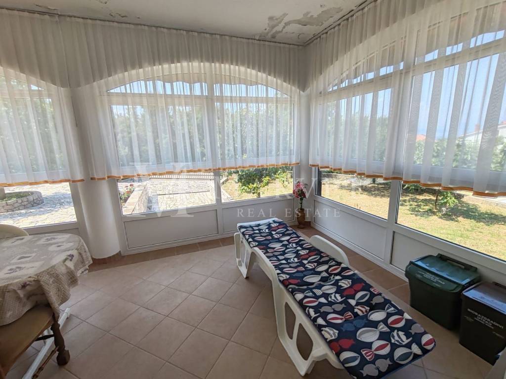 Apartment with a garden, Sale, Malinska-dubašnica, Malinska