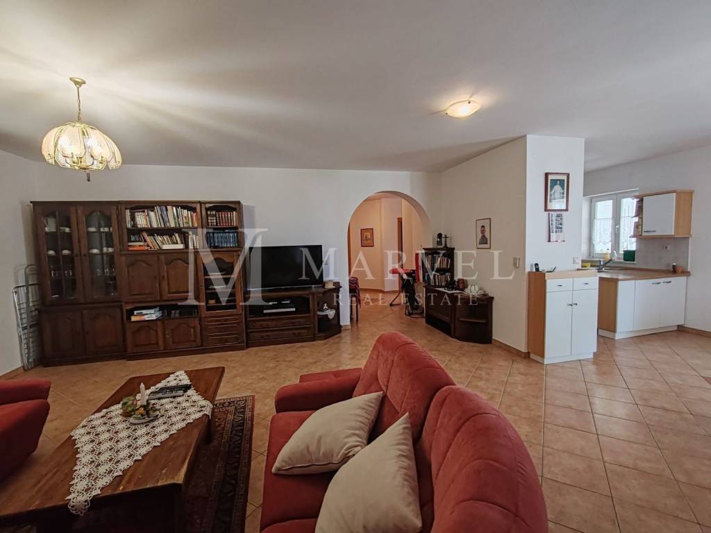 Apartment with a garden, Sale, Malinska-dubašnica, Malinska