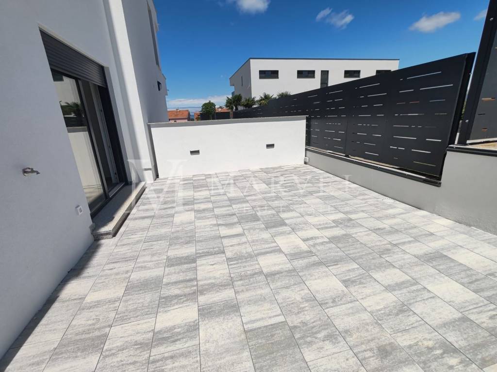 Apartment with a garden, Sale, Malinska-dubašnica, Malinska