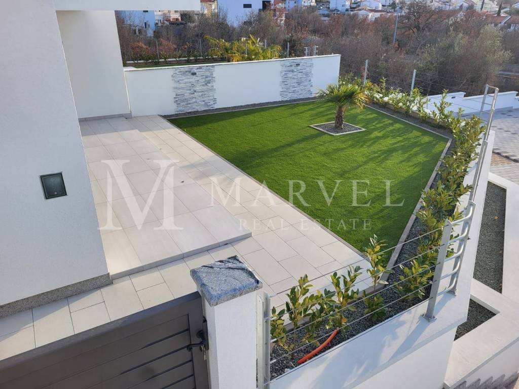 Apartment with a garden, Sale, Malinska-dubašnica, Malinska