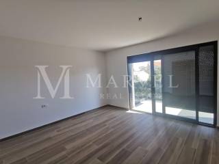 Apartment with a garden, Sale, Malinska-dubašnica, Malinska