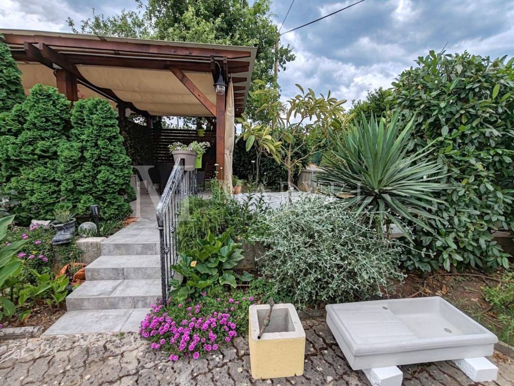 Apartment with a garden, Sale, Malinska-dubašnica, Malinska