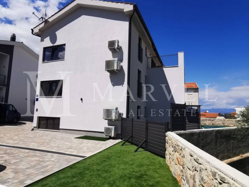Apartment with a garden, Sale, Malinska-dubašnica, Malinska