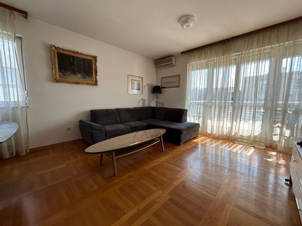 Flat in a building, Rent, Zagreb, Donji Grad