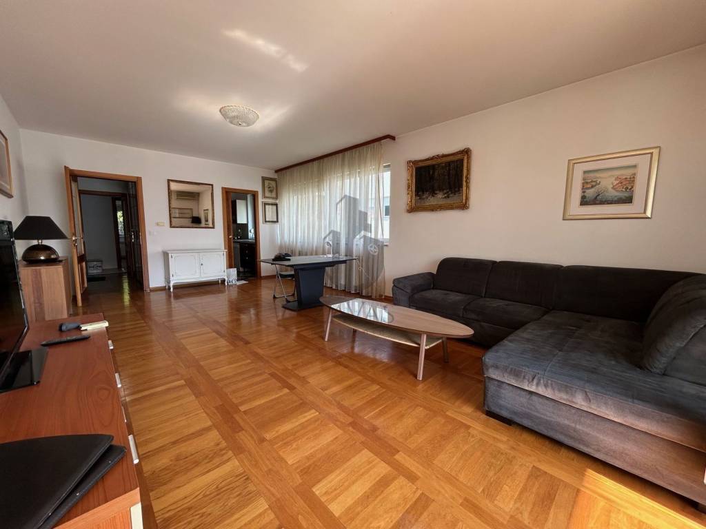 Flat in a building, Rent, Zagreb, Donji Grad