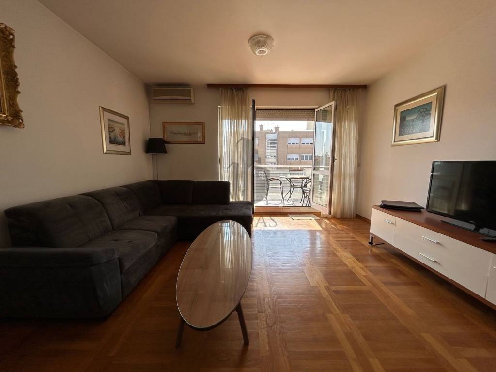 Flat in a building, Rent, Zagreb, Donji Grad