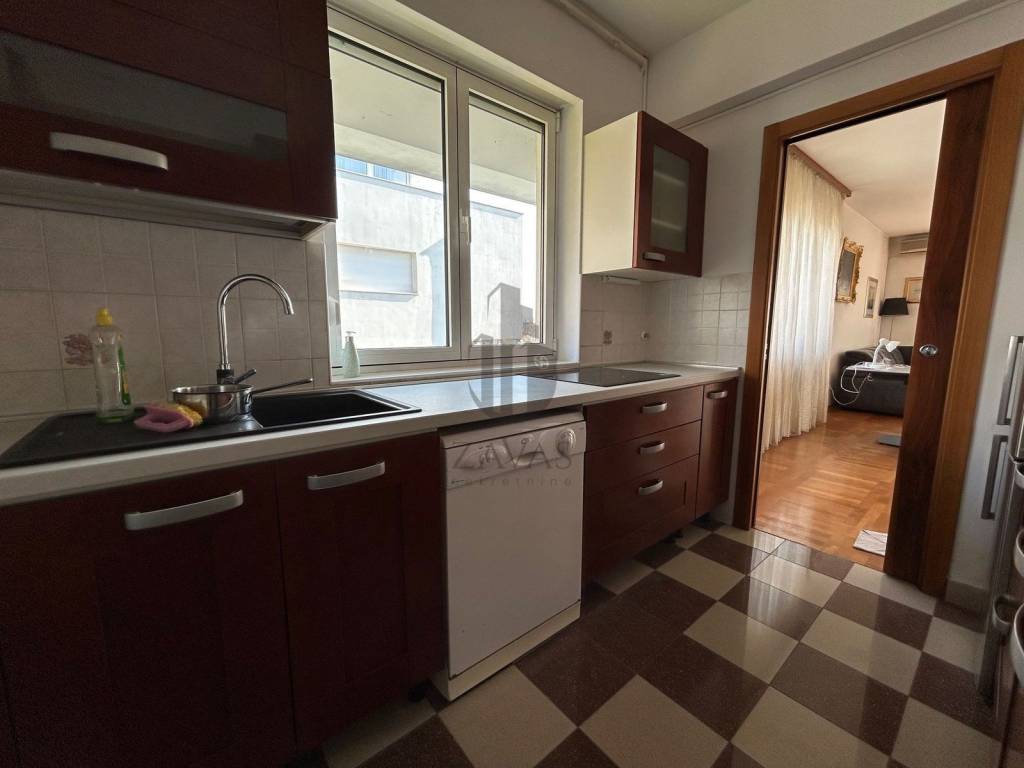 Flat in a building, Rent, Zagreb, Donji Grad