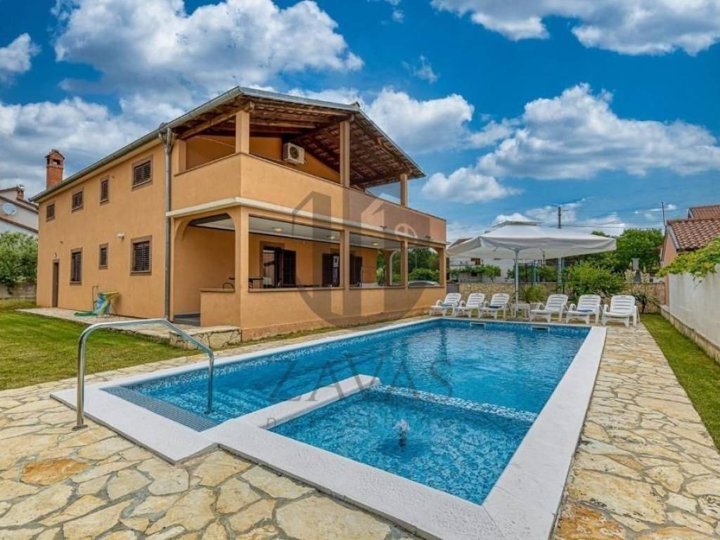 House by the sea, Sale, Pula, Pula