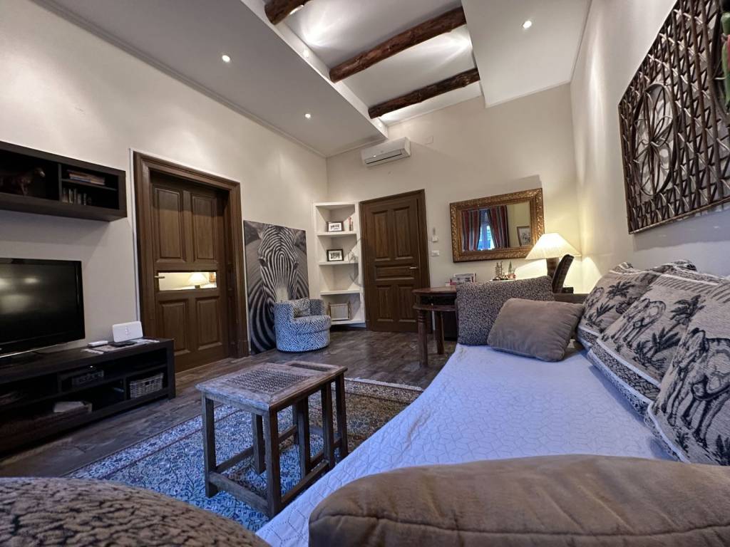 Flat in a building, Rent, Zagreb, Donji Grad