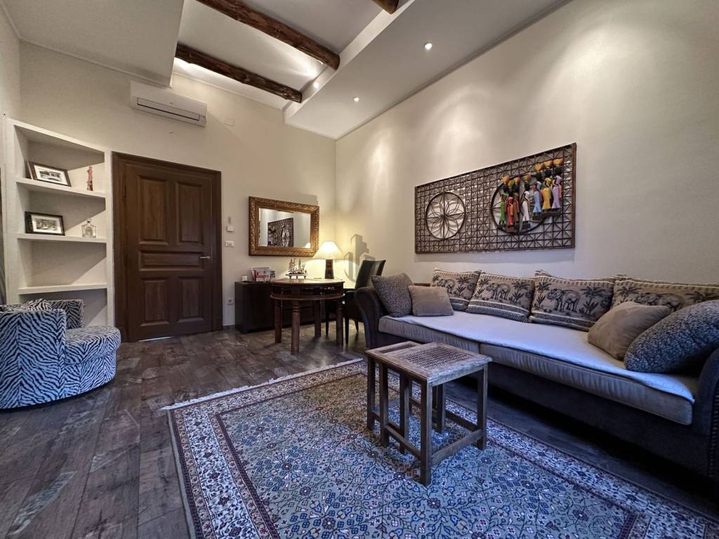 Flat in a building, Rent, Zagreb, Donji Grad