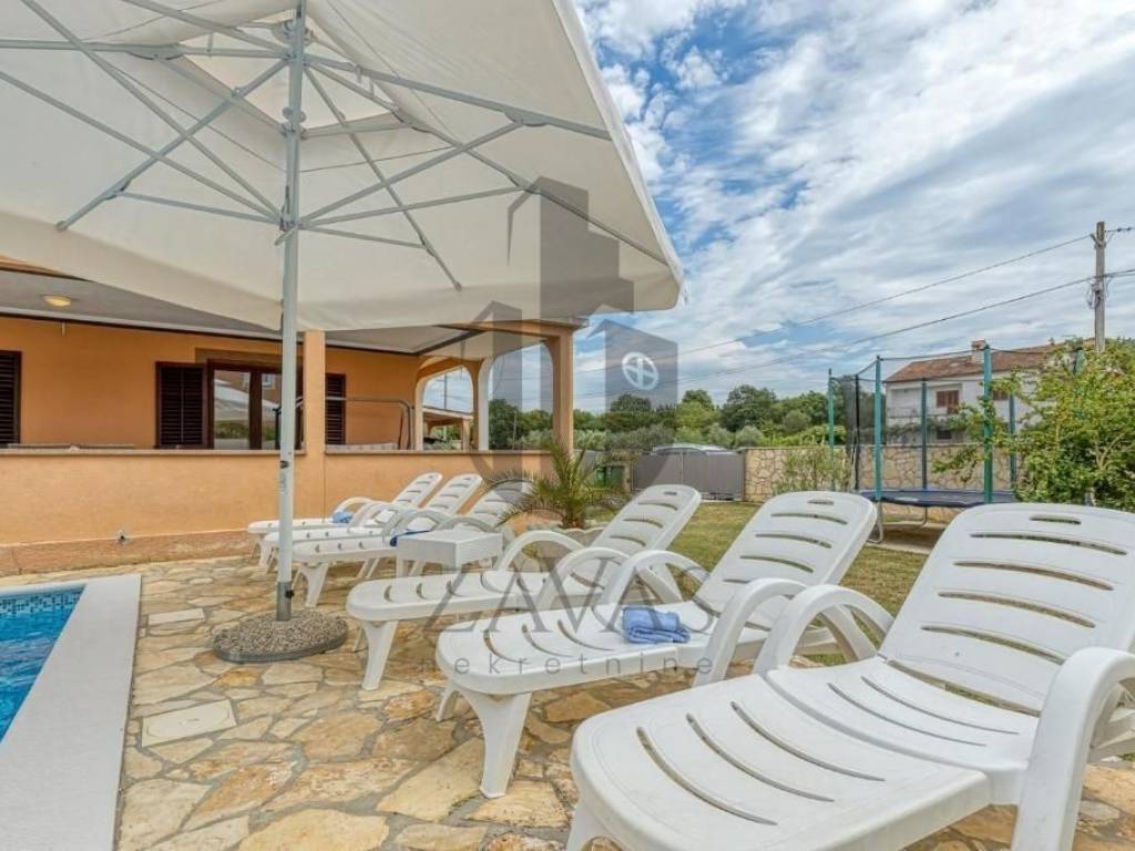 House by the sea, Sale, Pula, Pula