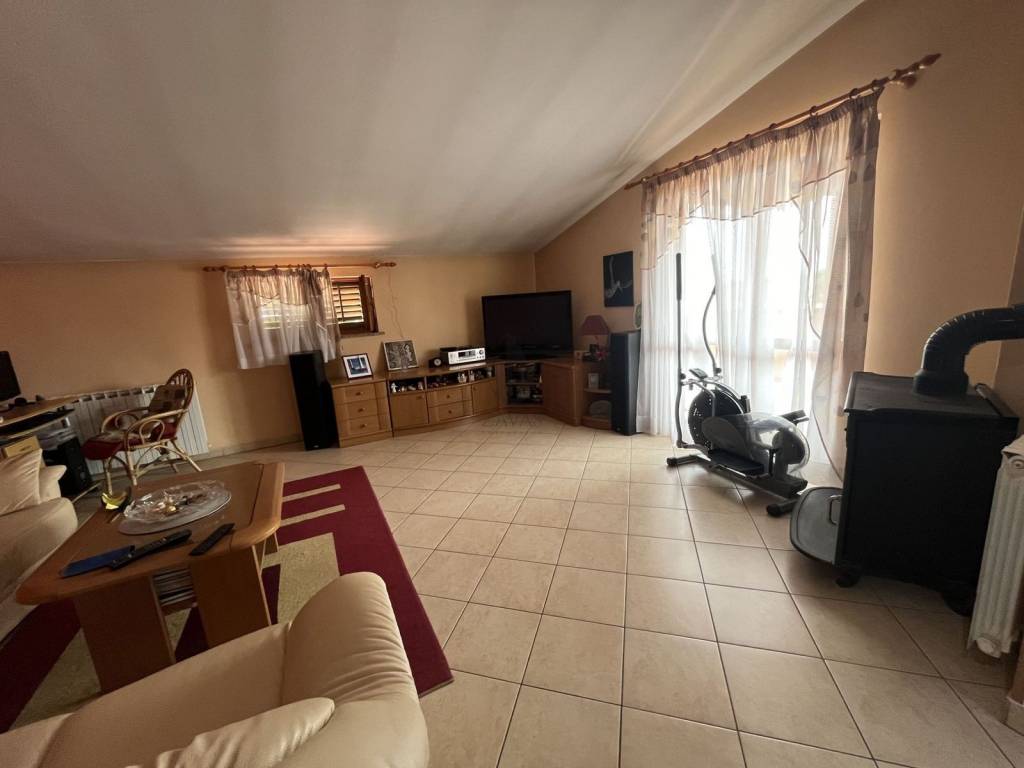House with apartments, Sale, Marčana, Loborika
