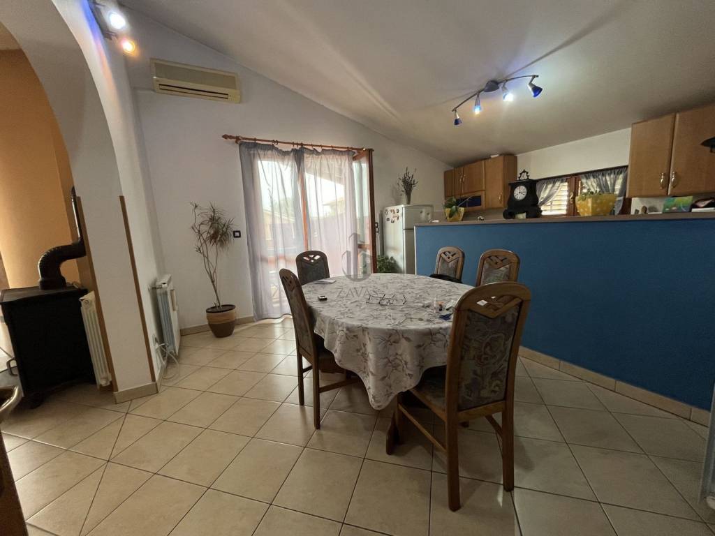 House with apartments, Sale, Marčana, Loborika